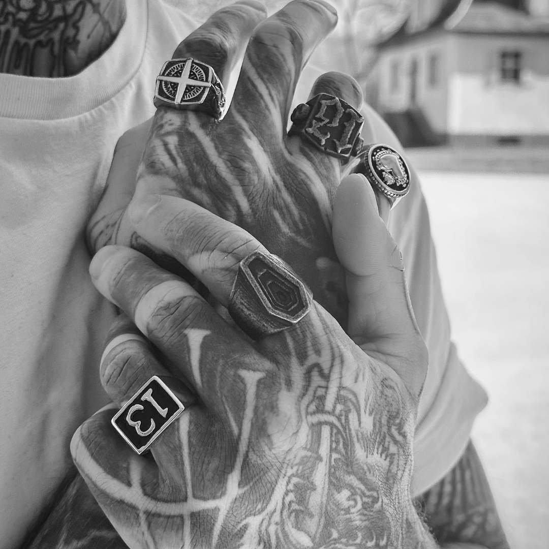 GRAVES.