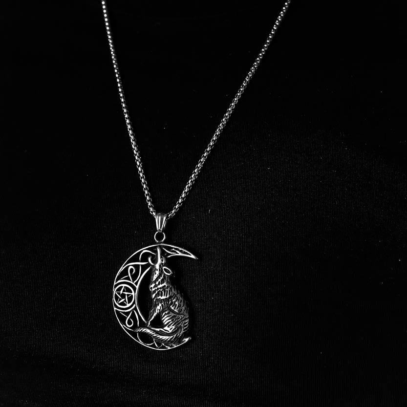 MOON WOLF. - NECKLACE