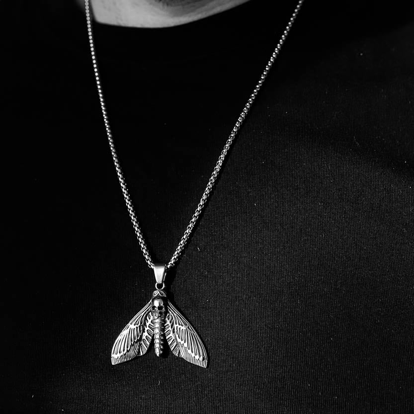 SKULL BUTTERFLY. - NECKLACE