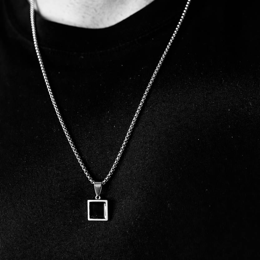 SQUARE ONYX. - NECKLACE