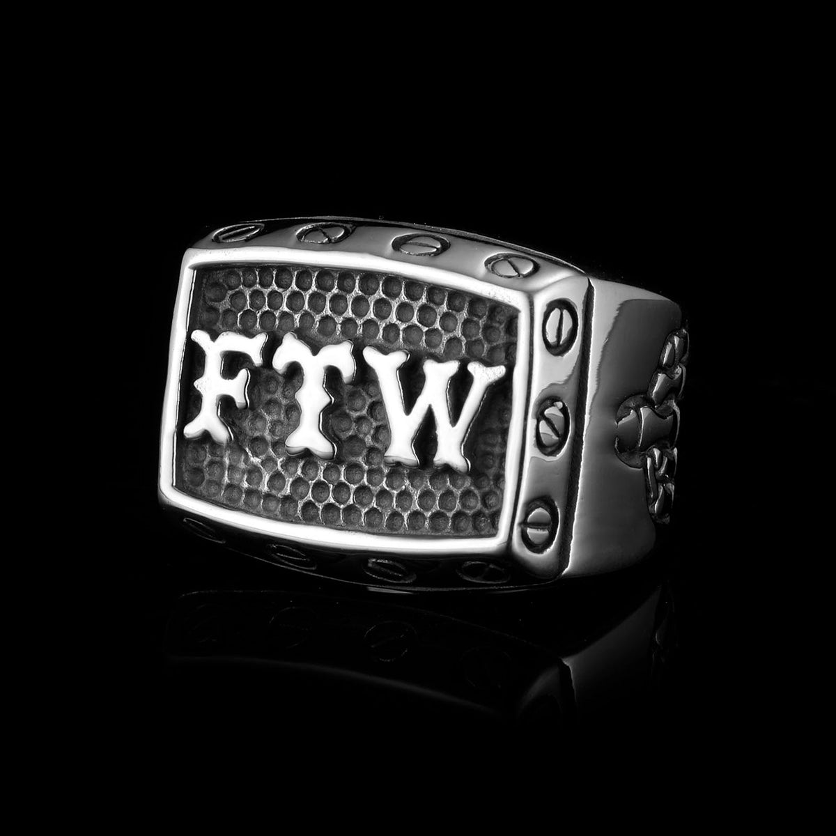 For The Win Ring | OUTLAWS Amsterdam